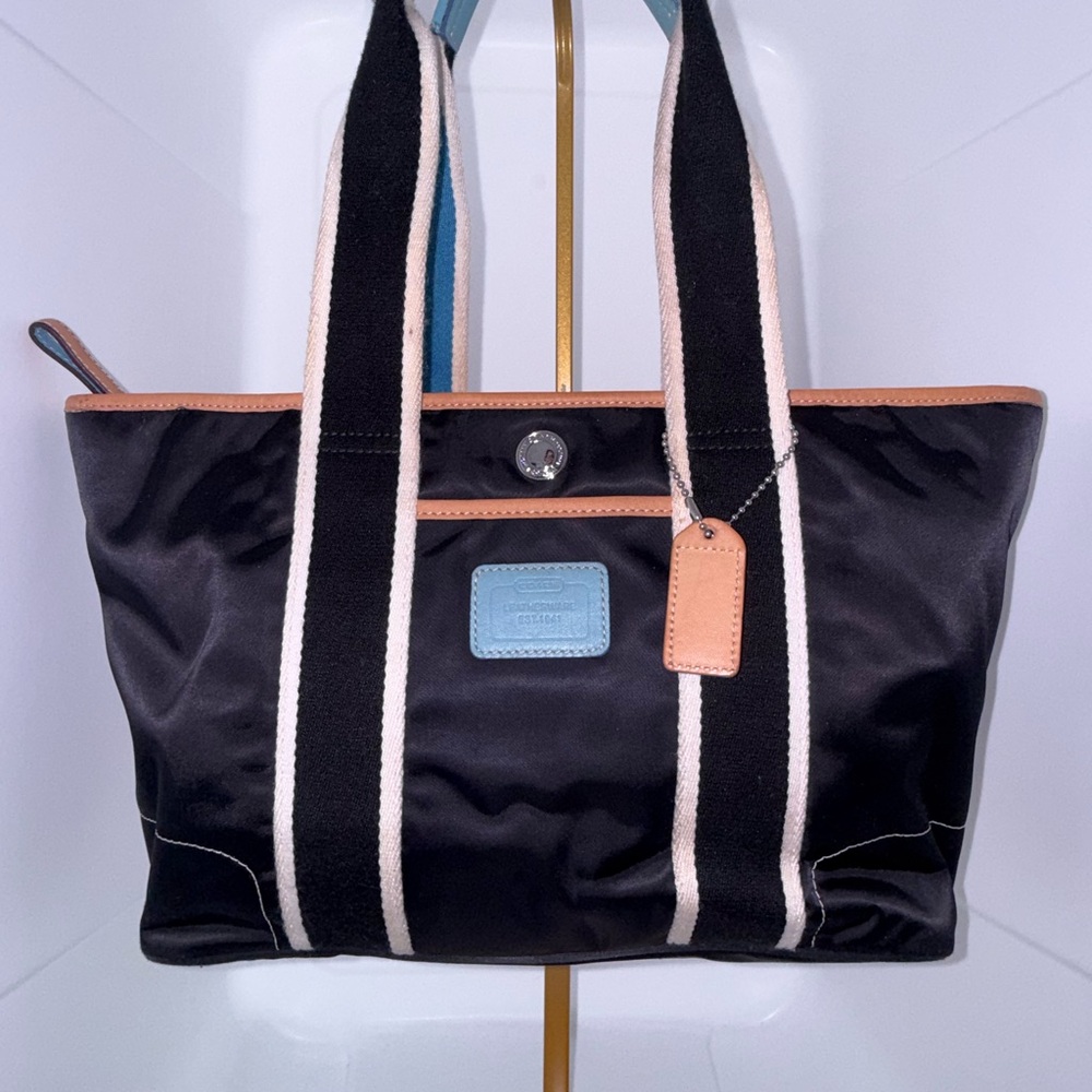 Coach Hamptons weekend Expandable
